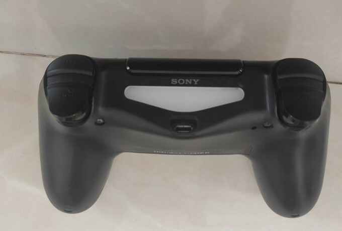 PS4 Controller photo 1 